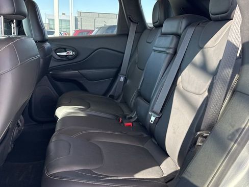 Used 2015 Jeep Cherokee Limited image 22