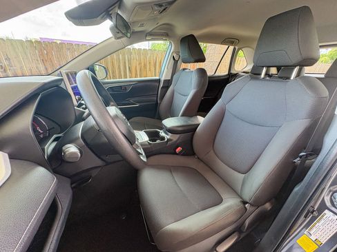 Used 2023 Toyota RAV4 LE AWD/4WD image 24