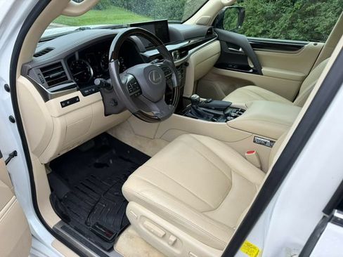 Used 2018 Lexus LX 570 4WD image 13