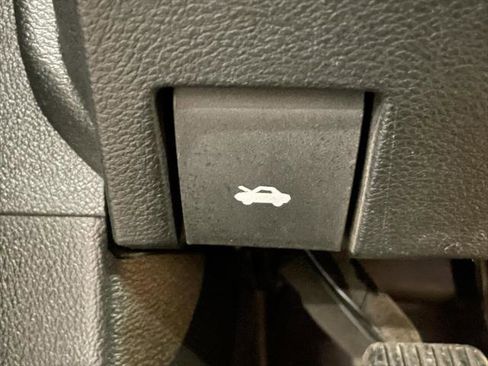 Used 2016 Dodge Challenger SRT Hellcat RWD image 23