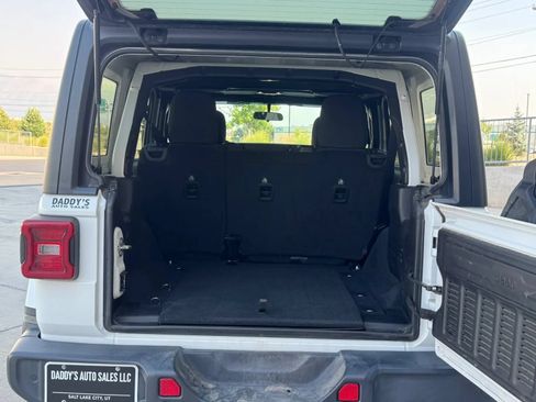 Used 2019 Jeep Wrangler Unlimited Sahara w/ Safety Group AWD/4WD image 14