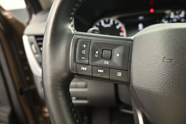 Used 2025 Nissan Rogue SV AWD/4WD image 18