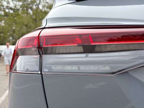 Used 2023 Audi Q4 e-tron Prestige image 10