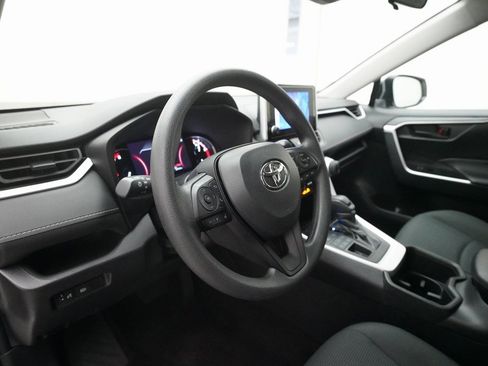 Used 2024 Toyota RAV4 LE image 8