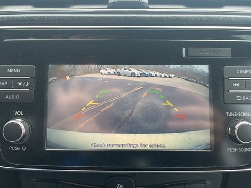 Used 2018 Nissan Leaf SV w/ SV Technology Package image 10