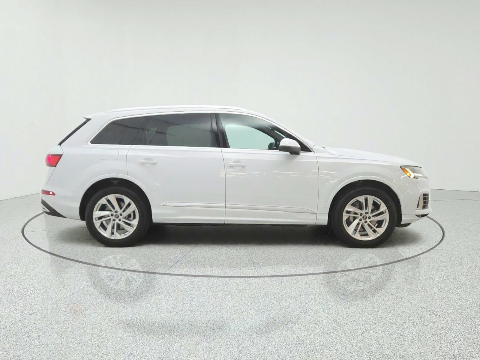 Used 2023 Audi Q7 3.0T Premium AWD/4WD image 4