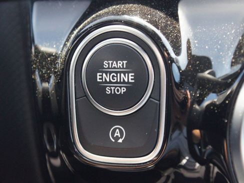 Used 2025 Mercedes-Benz CLA 250 4MATIC image 8