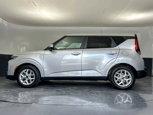 Used 2021 Kia Soul S image 6