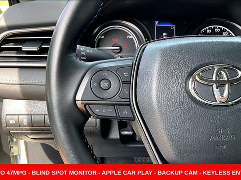 Used 2023 Toyota Camry SE w/ Convenience Package FWD image 11