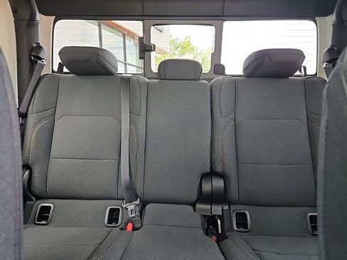 New 2025 Jeep Gladiator Sport image 26