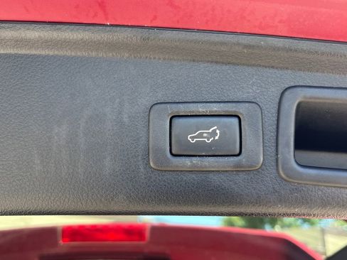 Used 2017 Subaru Forester 2.5i Touring AWD/4WD image 25