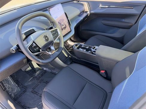 Used 2026 Volvo EX30 Cross Country Ultra image 19