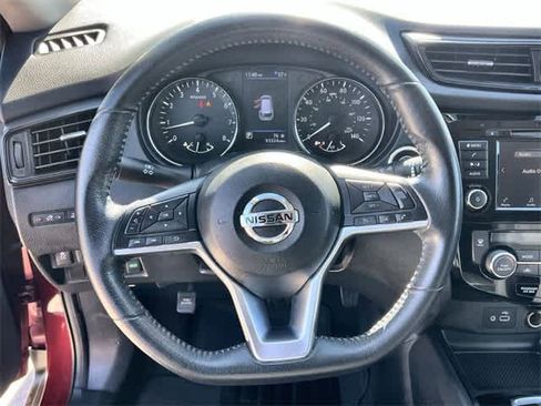 Used 2019 Nissan Rogue SV image 17