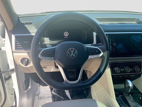 Used 2023 Volkswagen Atlas SE w/ Panoramic Sunroof Package AWD/4WD image 11