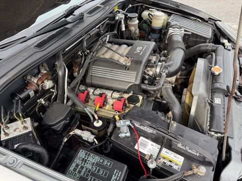 Used 2000 Isuzu VehiCROSS image 28