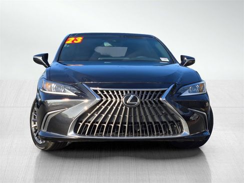 Used 2023 Lexus ES 300h w/ Premium Package image 2
