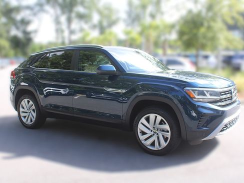 Used 2021 Volkswagen Atlas Cross Sport SE w/ Panoramic Sunroof Package AWD/4WD image 15