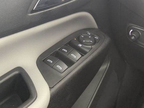 Used 2024 Chevrolet Equinox LT FWD image 18