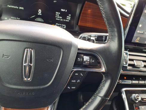 Used 2019 Lincoln Navigator Reserve AWD/4WD image 21