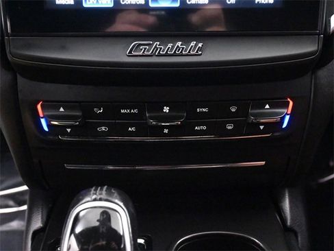 Used 2017 Maserati Ghibli image 27