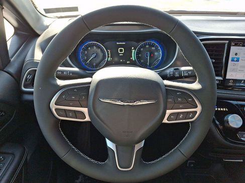 New 2026 Chrysler Pacifica Select AWD/4WD image 14