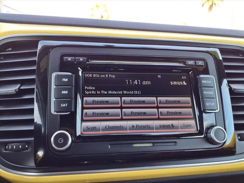 Used 2014 Volkswagen Beetle 2.5 image 3