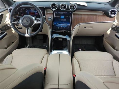 Used 2023 Mercedes-Benz GLC 300 4MATIC image 17