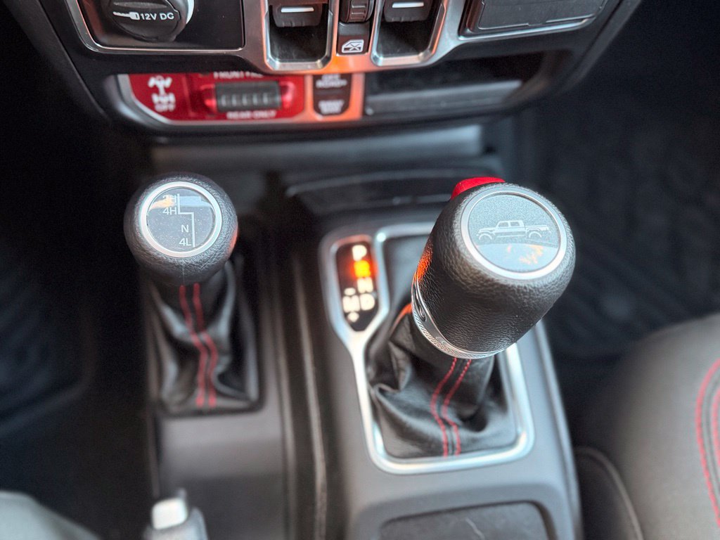 Used 2022 Jeep Gladiator Rubicon AWD/4WD image 18