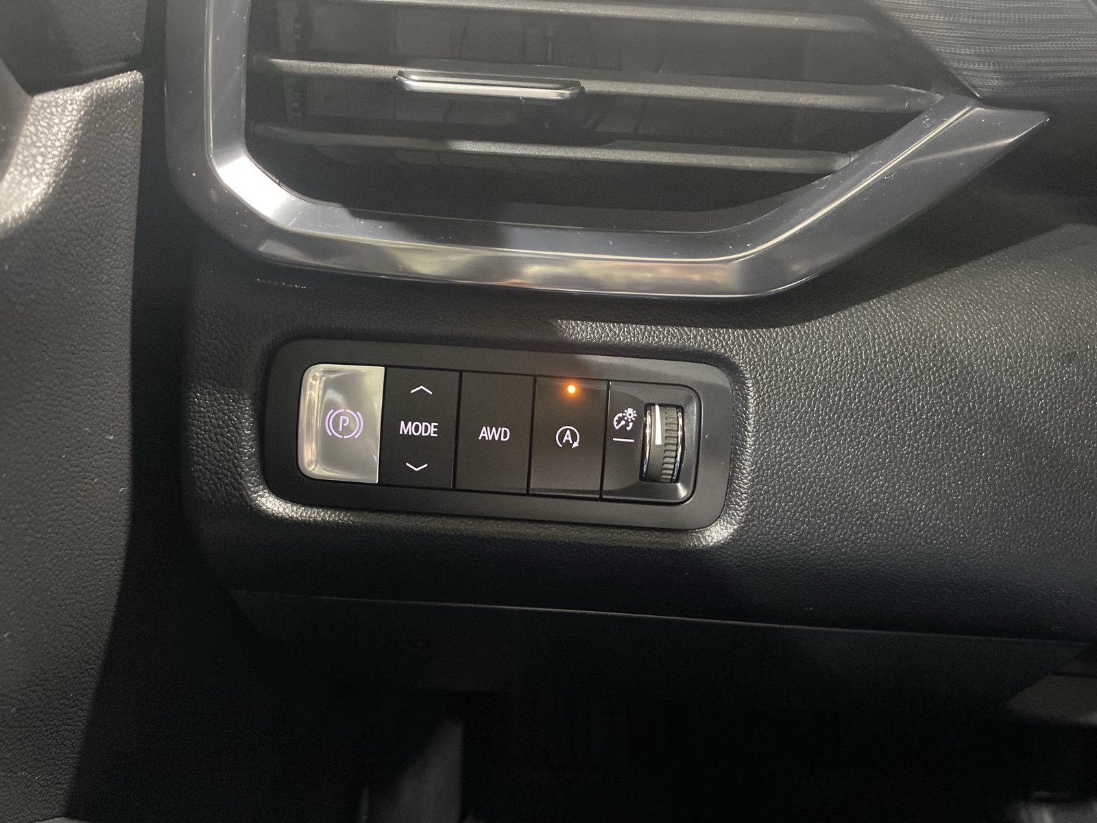 Used 2024 GMC Acadia AT4 w/ Luxury Package AWD/4WD image 26