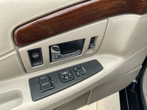 Used 2001 Cadillac Eldorado Touring FWD image 25