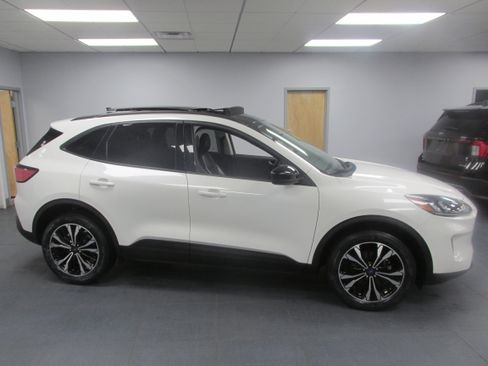 Used 2022 Ford Escape SEL w/ SEL Stealth AWD Package image 4