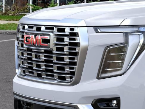 New 2026 GMC Yukon XL Denali w/ Denali Reserve Package AWD/4WD image 13