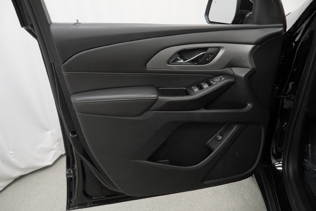 Used 2023 Chevrolet Traverse LT FWD image 33
