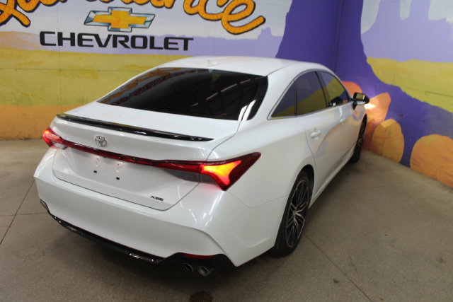 Used 2019 Toyota Avalon XSE FWD image 8