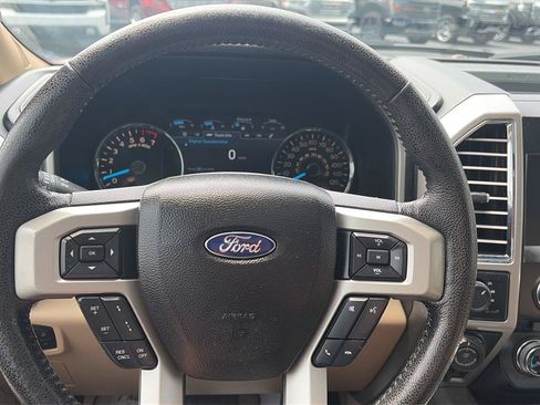 Used 2016 Ford F150 Lariat w/ Equipment Group 502A Luxury AWD/4WD image 31