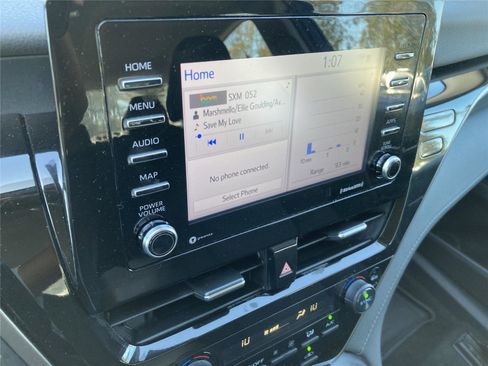 Used 2024 Toyota Camry LE image 12