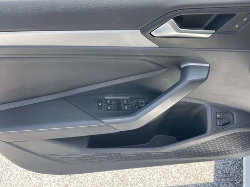 Certified 2024 Volkswagen Jetta SE FWD image 16