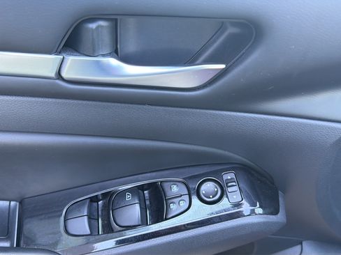 Certified 2023 Nissan Altima 2.5 SV FWD image 18