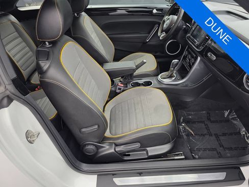 Used 2018 Volkswagen Beetle 2.0T Dune FWD image 26