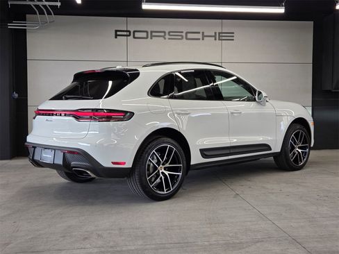 Used 2026 Porsche Macan image 6