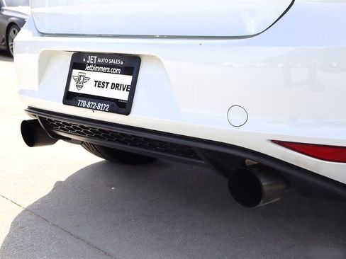 Used 2016 Volkswagen GTI SE FWD image 11
