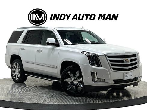Used 2017 Cadillac Escalade Luxury AWD/4WD image 2