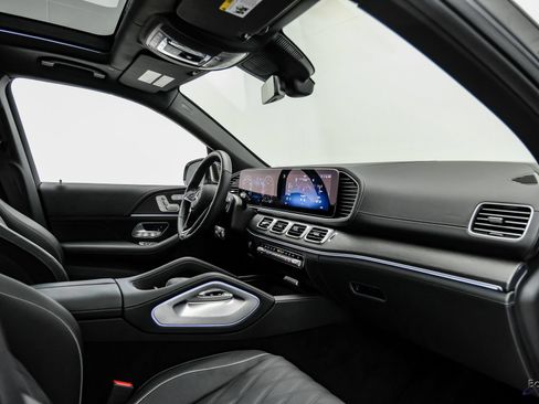 Used 2024 Mercedes-Benz Maybach GLS 600 4MATIC image 56