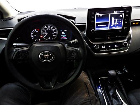 Used 2021 Toyota Corolla LE FWD image 17