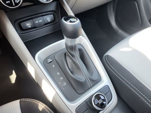 New 2025 Hyundai Venue SEL image 21