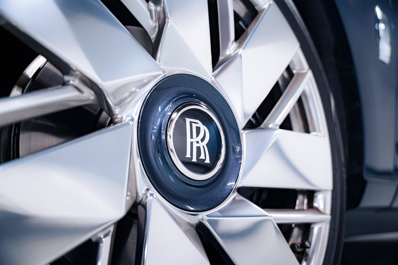 Used 2025 Rolls-Royce Cullinan w/ Dynamic Package AWD/4WD image 20