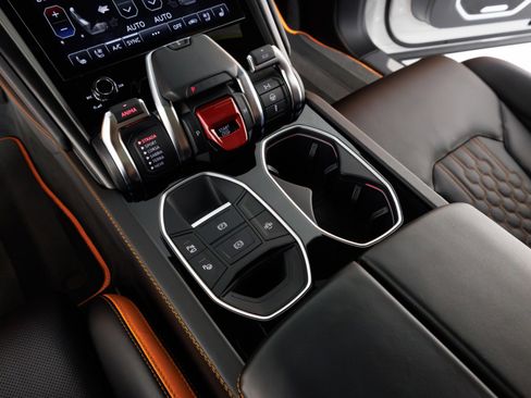 Used 2024 Lamborghini Urus S image 25