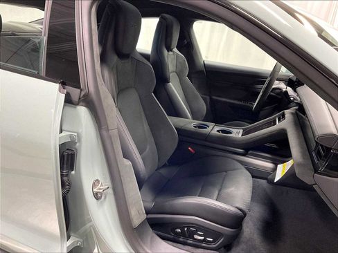 Used 2025 Porsche Taycan GTS image 31