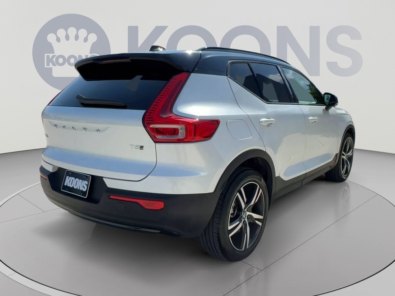 Used 2021 Volvo XC40 T5 R-Design w/ Advanced Package AWD/4WD image 11