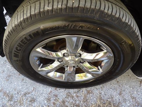 Used 2011 Lexus GX 460 Base AWD 4dr SUV image 16